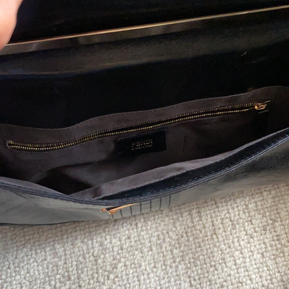 Black leather authentic Fendi bag - Picture 6 of 8